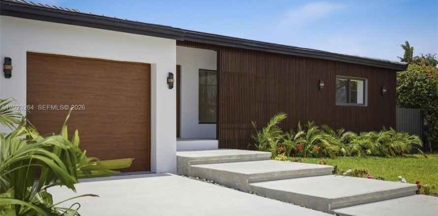 Villa ou maison à Miami, Floride 4 chambres, 288.37 m2 № 2084812