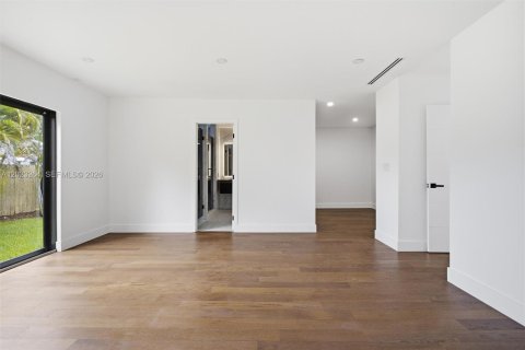 Villa ou maison à vendre à Miami, Floride: 4 chambres, 288.37 m2 № 2084812 - photo 21