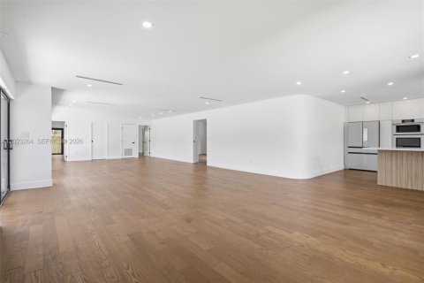 Villa ou maison à vendre à Miami, Floride: 4 chambres, 288.37 m2 № 2084812 - photo 16