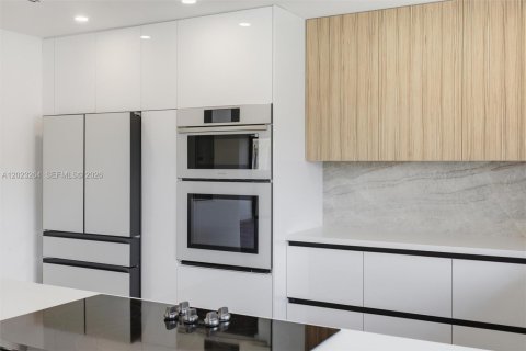 Villa ou maison à vendre à Miami, Floride: 4 chambres, 288.37 m2 № 2084812 - photo 9