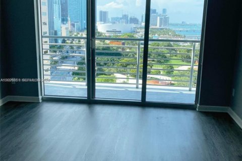 Condo in Miami, Florida, 2 bedrooms № 2145741 - photo 4