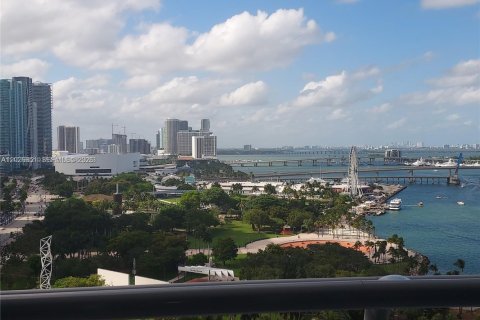 Condo in Miami, Florida, 2 bedrooms № 2145741 - photo 10