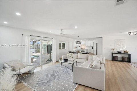 Villa ou maison à louer à Marco Island, Floride: 3 chambres, 180.23 m2 № 2248715 - photo 6