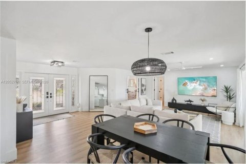 Villa ou maison à louer à Marco Island, Floride: 3 chambres, 180.23 m2 № 2248715 - photo 7