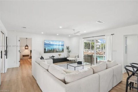 Villa ou maison à louer à Marco Island, Floride: 3 chambres, 180.23 m2 № 2248715 - photo 5