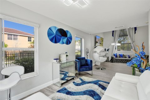 Снять в аренду виллу или дом в Маргит, Флорида 3 спальни, 156.54м2, № 2020809 - фото 12