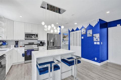 Снять в аренду виллу или дом в Маргит, Флорида 3 спальни, 156.54м2, № 2020809 - фото 17