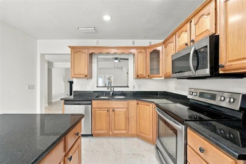 Villa ou maison à vendre à Odessa, Floride: 4 chambres, 213.3 m2 № 2416696 - photo 11