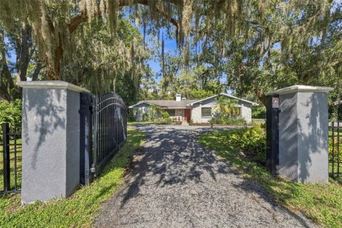 Villa ou maison à Odessa, Floride 4 chambres, 213.3 m2 № 2416696