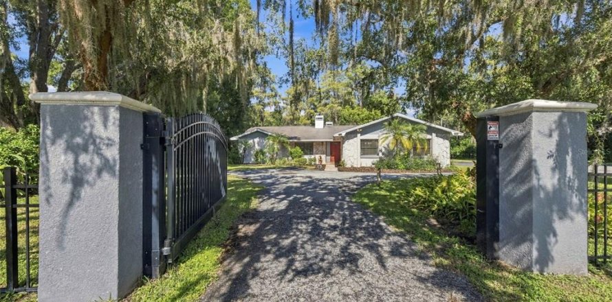 Villa ou maison à Odessa, Floride 4 chambres, 213.3 m2 № 2416696