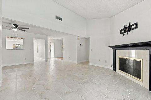 Villa ou maison à vendre à Odessa, Floride: 4 chambres, 213.3 m2 № 2416696 - photo 19