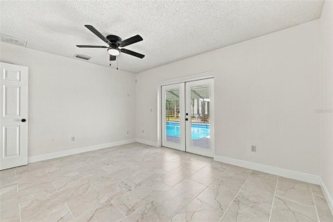 Villa ou maison à vendre à Odessa, Floride: 4 chambres, 213.3 m2 № 2416696 - photo 18