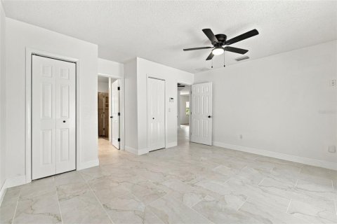 Villa ou maison à vendre à Odessa, Floride: 4 chambres, 213.3 m2 № 2416696 - photo 15