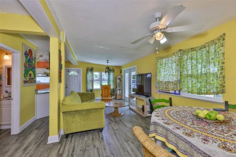 Casa en venta en Saint Petersburg, Florida, 2 dormitorios, 95.6 m2 № 1803417 - foto 9