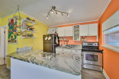 Casa en venta en Saint Petersburg, Florida, 2 dormitorios, 95.6 m2 № 1803417 - foto 3