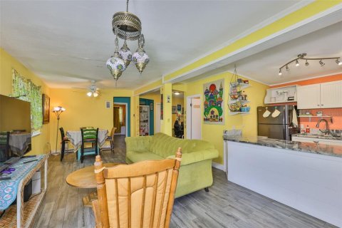Casa en venta en Saint Petersburg, Florida, 2 dormitorios, 95.6 m2 № 1803417 - foto 6
