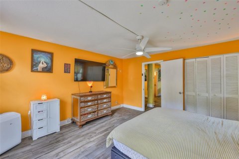Casa en venta en Saint Petersburg, Florida, 2 dormitorios, 95.6 m2 № 1803417 - foto 19