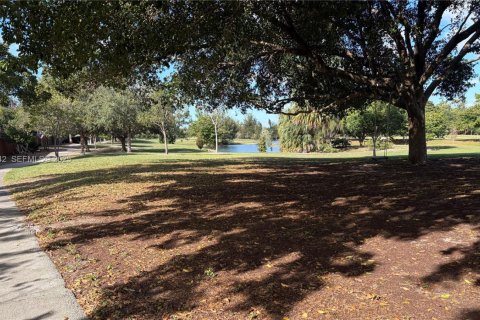 Снять в аренду таунхаус в Хайалиа, Флорида 2 спальни, 115.29м2, № 1992726 - фото 11