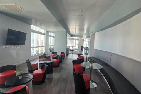 Condo in Miami, Florida, 1 bedroom № 1952412 - photo 18