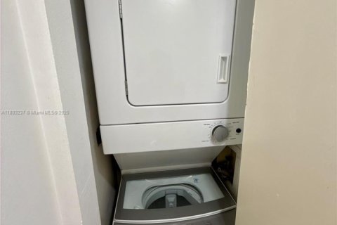 Снять в аренду кондоминиум в Майами-Бич, Флорида 1 спальня, 70.42м2, № 1945234 - фото 10