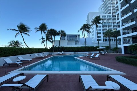Снять в аренду кондоминиум в Майами-Бич, Флорида 1 спальня, 70.42м2, № 1945234 - фото 21
