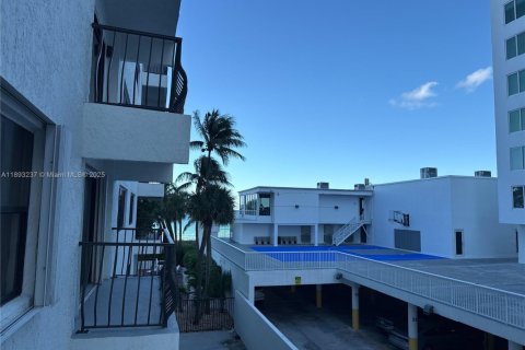 Снять в аренду кондоминиум в Майами-Бич, Флорида 1 спальня, 70.42м2, № 1945234 - фото 14