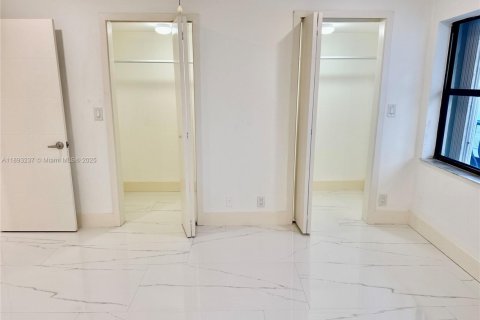 Снять в аренду кондоминиум в Майами-Бич, Флорида 1 спальня, 70.42м2, № 1945234 - фото 8