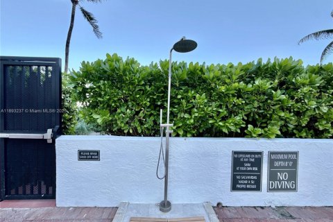 Снять в аренду кондоминиум в Майами-Бич, Флорида 1 спальня, 70.42м2, № 1945234 - фото 19