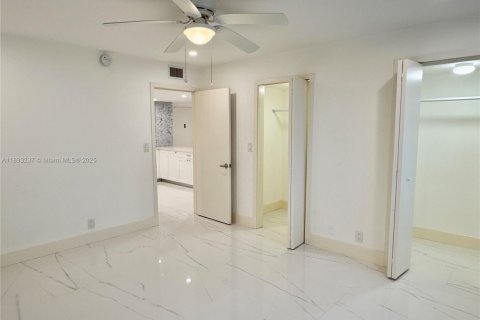 Снять в аренду кондоминиум в Майами-Бич, Флорида 1 спальня, 70.42м2, № 1945234 - фото 7