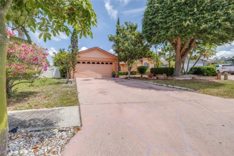 Casa en venta en Clearwater, Florida, 4 dormitorios, 150.87 m2 № 2214927 - foto 2