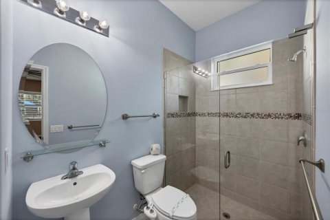House in Bradenton, Florida 4 bedrooms, 286.6 sq.m. № 1448217 - photo 24