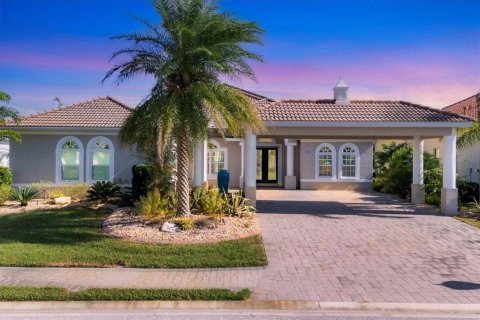 House in Bradenton, Florida 4 bedrooms, 286.6 sq.m. № 1448217 - photo 1