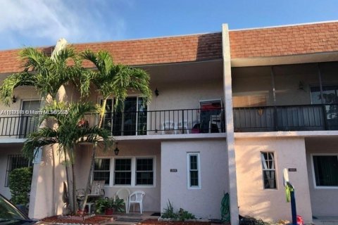Таунхаус в Майами, Флорида 3 спальни, 150.5м2 № 2056528
