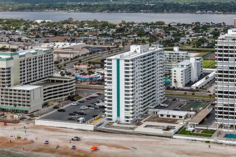 Condo in Daytona Beach, Florida, 1 bedroom  № 2216300 - photo 28