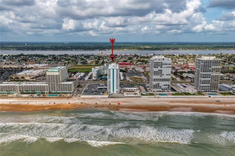 Condo in Daytona Beach, Florida, 1 bedroom  № 2216300 - photo 24