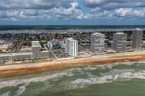 Condo in Daytona Beach, Florida, 1 bedroom  № 2216300 - photo 20