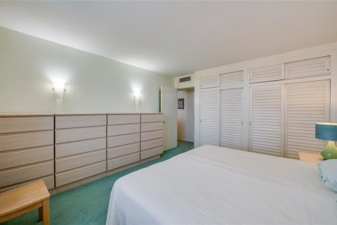 Condo in Daytona Beach, Florida, 1 bedroom  № 2216300 - photo 4
