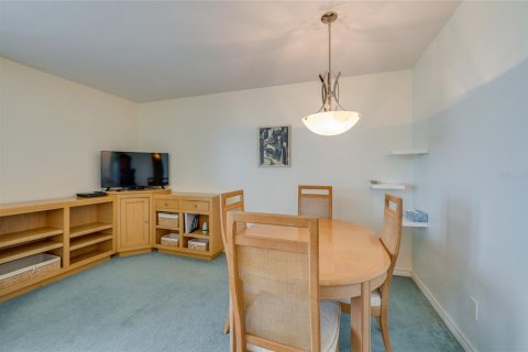 Condo in Daytona Beach, Florida, 1 bedroom  № 2216300 - photo 15