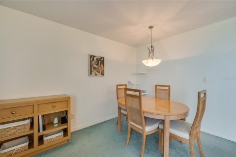 Condo in Daytona Beach, Florida, 1 bedroom  № 2216300 - photo 14