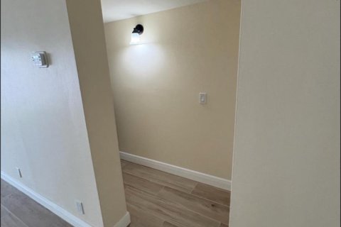 Снять в аренду кондоминиум в Лейк-Парк, Флорида 3 комнаты, 110.55м2, № 2253501 - фото 5