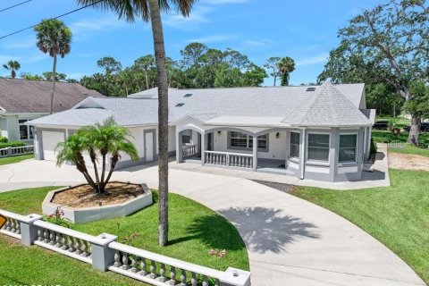 House in Daytona Beach, Florida 5 bedrooms, 301 sq.m. № 1789287 - photo 2