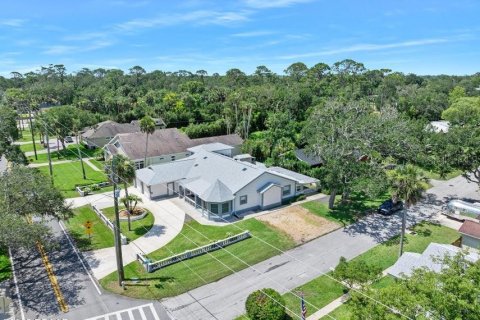 House in Daytona Beach, Florida 5 bedrooms, 301 sq.m. № 1789287 - photo 4
