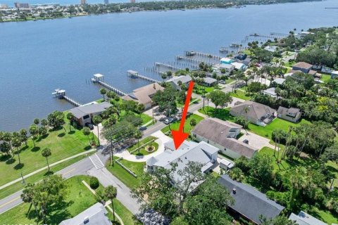 House in Daytona Beach, Florida 5 bedrooms, 301 sq.m. № 1789287 - photo 10