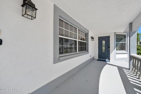 House in Daytona Beach, Florida 5 bedrooms, 301 sq.m. № 1789287 - photo 16
