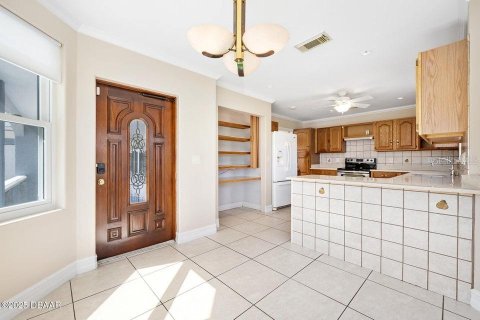 House in Daytona Beach, Florida 5 bedrooms, 301 sq.m. № 1789287 - photo 26