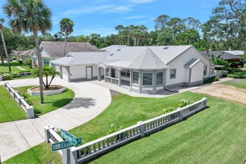 House in Daytona Beach, Florida 5 bedrooms, 301 sq.m. № 1789287 - photo 1