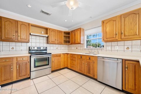 House in Daytona Beach, Florida 5 bedrooms, 301 sq.m. № 1789287 - photo 27