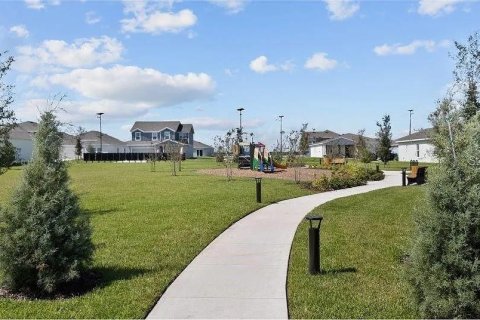 House in Eagle Lake, Florida 3 bedrooms, 138.15 sq.m. № 1911979 - photo 8