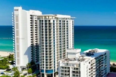 Condo in Sunny Isles Beach, Florida, 2 bedrooms  № 1963231 - photo 22