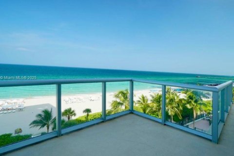 Condo in Sunny Isles Beach, Florida, 2 bedrooms  № 1963231 - photo 1